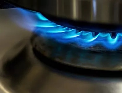 Хем цената на газа е по-ниска, отколкото преди година, хем по-скъпи топла вода, парно и ток