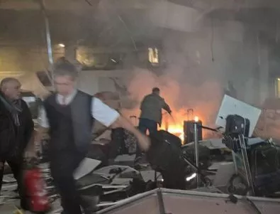 Видео с момента на взрива на летището в Истанбул