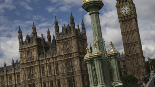 Британският парламент отхвърли поправката за Brexit
