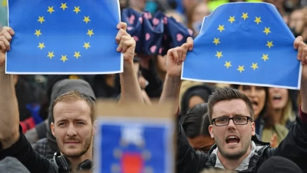 Хиляди протестират в Лондон срещу Brexit