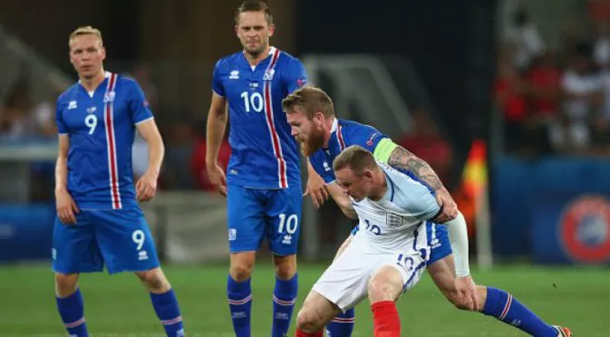 ВИДЕО: Наказание заплашва Уейн Рууни след мача с Исландия