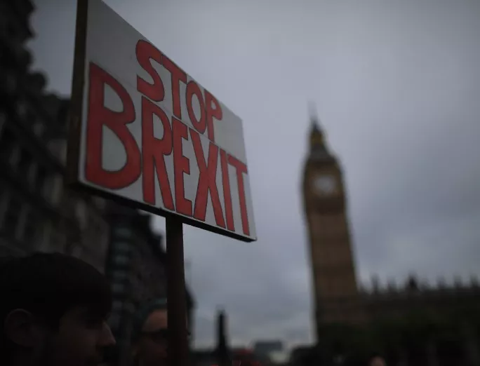 Във Великобритания депутати мислят дали да съдят правителството заради Brexit