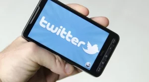 Twitter изтри 300 000 акаунта, свързани с терористични организации