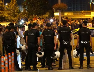 Задържаха още 11 чужденци след терористичния акт на летището в Истанбул