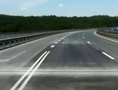 Шофьорите да карат с повишено внимание в тръбата за Бургас на тунел 