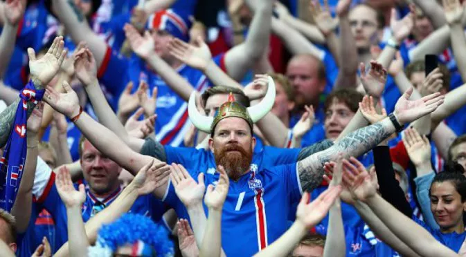 Дори президентът възхвали Исландия, и то от агитката