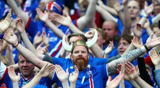 ВИДЕО: Геройско посрещане за исландските национали
