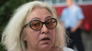 {{ otherArticle[0].article.title }}