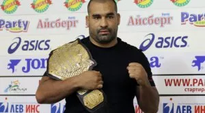 Багата ще се бие в елита на ММА