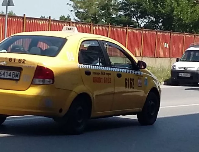Гранични полицаи задържаха каналджия – шофьор на такси