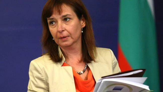Зорница Русинова: Не можем да лишим инвалидите за сметка на увеличение на пенсиите