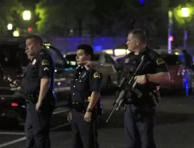 Стрелецът от Далас най-вероятно е планирал мащабен бомбен атентат