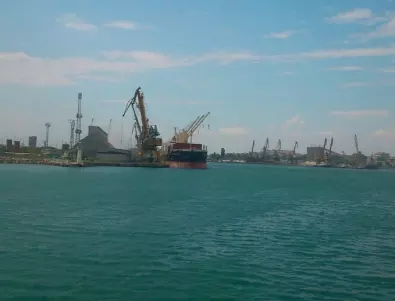 Епидемичен взрив от COVID-19 на кораб на пристанище Бургас