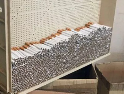 Иззети са 58 000 къса цигари без бандерол
