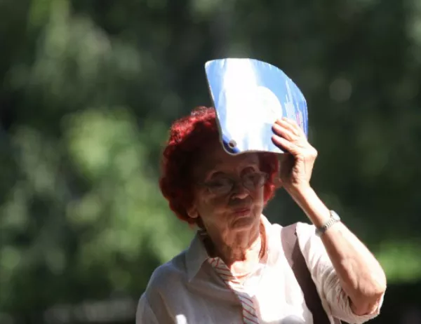 Над 100 са повикванията от сутринта заради жегите в София