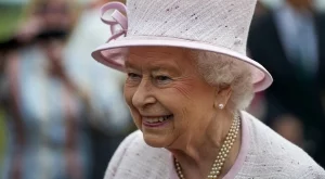 Кралица Елизабет II скоро ще има профил в Twitter