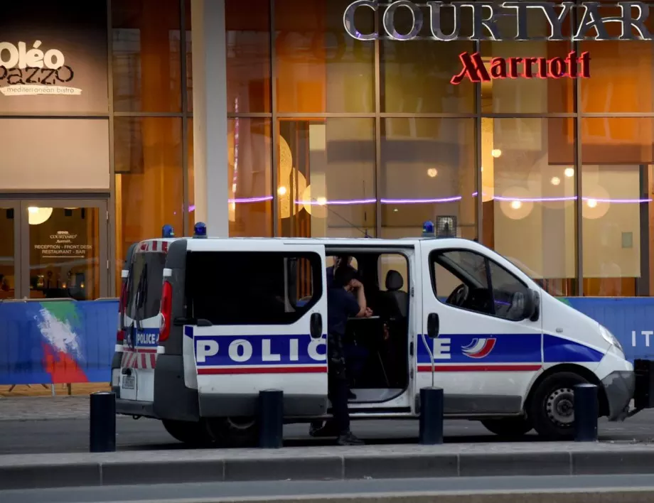 Мъж уби две държавни служителки във Франция - с показни разстрели