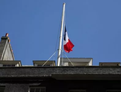 Френският премиер: Страната ни танцува върху вулкан от дългове