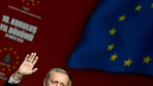 "Хюриет": Турция трябва да заложи на ЕС, защото не може да разчита на стабилност в Близкия изток