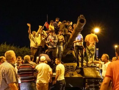 В Турция затварят всички казарми, свързани с неуспешния преврат
