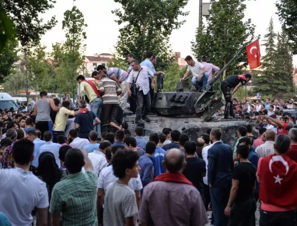 Турция ще преименува площади и мост в чест на съпротивата срещу преврата