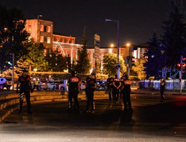 В Турция са били арестувани 300 членове на президентската стража