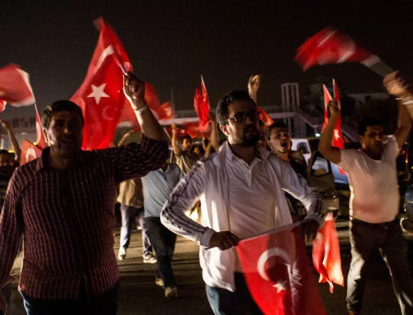 Гюлен: Турция изнудва САЩ, заплашвайки, че ще спре подкрепата за коалицията срещу ИД