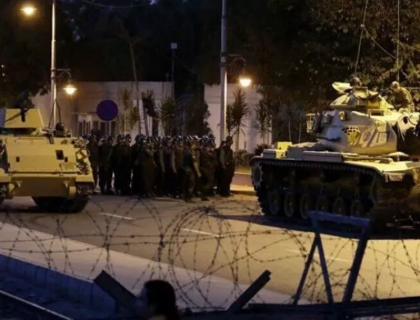758 от задържаните след опита за преврат турски войници са били освободени