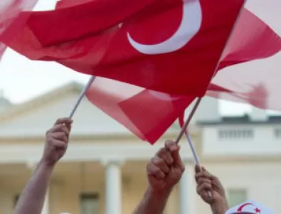 Кмет на австрийски град забрани показването на турския флаг по прозорци