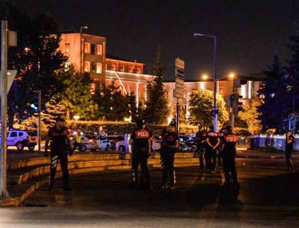 17 полицаи са загинали в Анкара при военния преврат