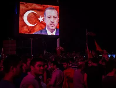 Турската полиция обискира компании, заподозрени за връзки с Гюлен