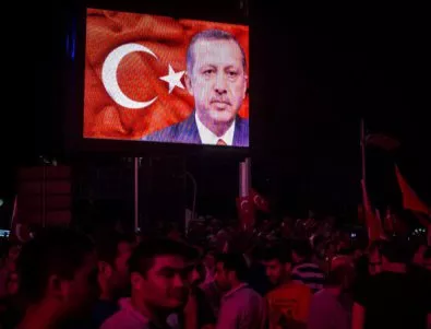 Анкара задържа съветника на Йълдъръм за връзки с Гюлен