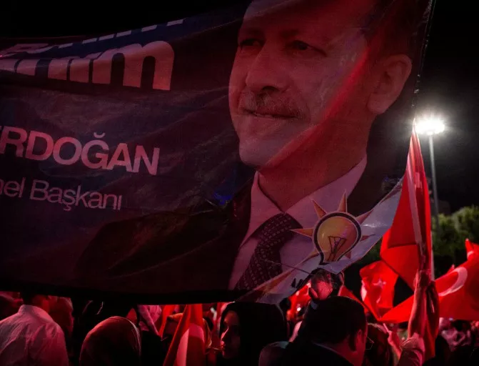 Арестуваните опозиционни политици в Турция отиват зад решетките, ЕС и САЩ реагираха остро