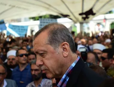 Кенаров: Случващото се в Турция ще се задълбочава, Ердоган няма нужда да сменя Конституцията