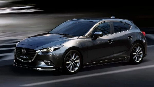 Обновената Mazda3 сама ще подава газ