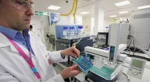 {{ otherArticle[0].article.title }}