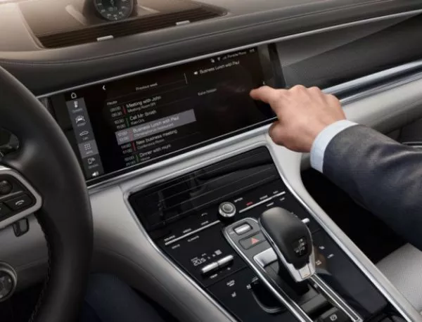 Porsche Connect управлява колата чрез смартфон
