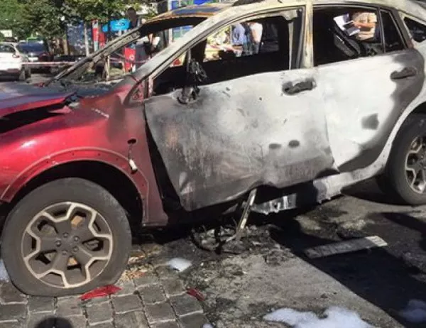 Кола бомба уби четирима до военна база в Иран