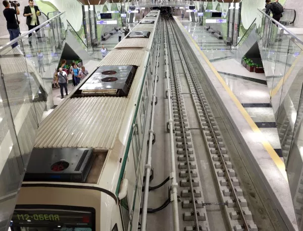 В пиковите часове интервалът между влаковете по линиите на метрото ще бъде намален