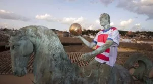 Изби рибата: Гранада представи новите екипи по забележителен начин