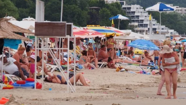 Ангелкова: Близо 7,5 млн. чужди туристи са посетили България до септември