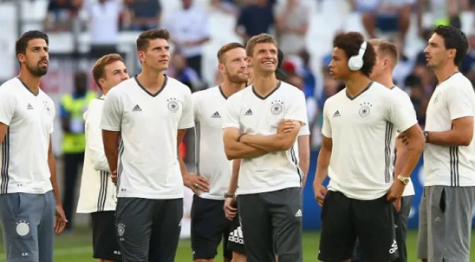 Германия допусна гол, но не остави шанс на Азербайджан (ВИДЕО)