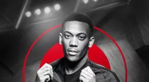 Златан и Марсиал позират един до друг с новия екип на Юнайтед (СНИМКИ)