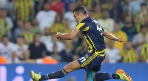 Фенербахче е готов да продаде Ван Перси, праща го в Китай