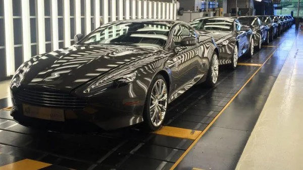 Aston Martin прати в историята легендарен модел
