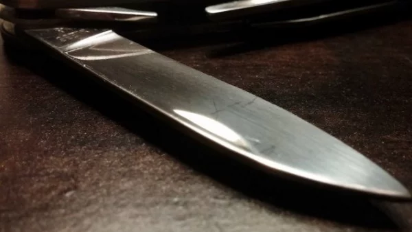 Мъж е бил наръган в градския транспорт в София