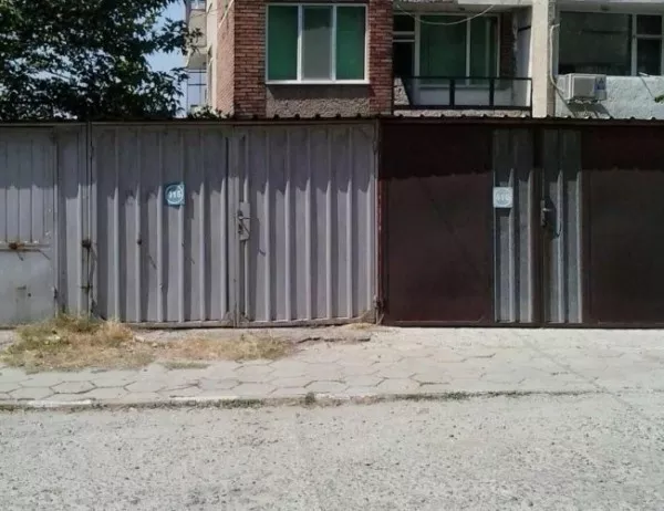 Премахват принудително незаконните гаражи в Сливен