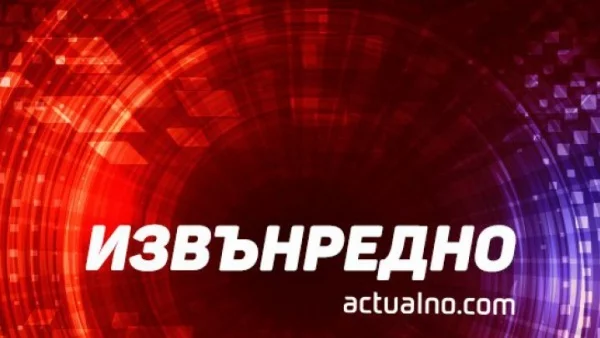 В Марсилия кола се вряза последователно в две автобусни спирки (СНИМКИ+ВИДЕО)