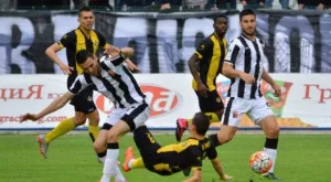 {{ otherArticle[0].article.title }}