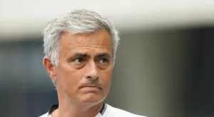 Моуриньо с изненадваща трансферна цел, иска Йозил